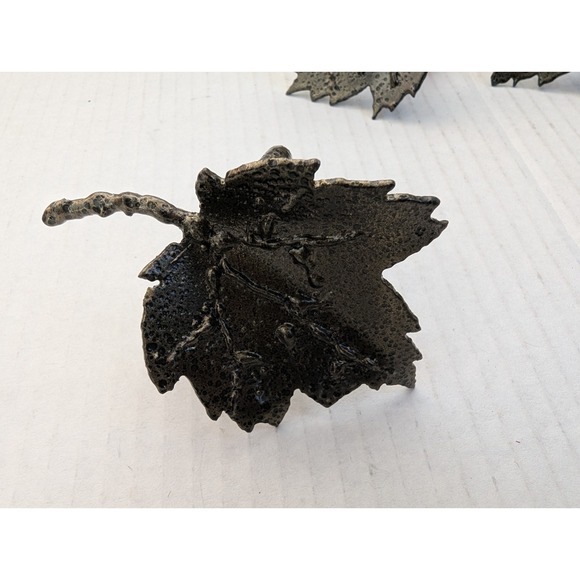 8 Maple Leafs Metal Napkin Ring Holders Tableware Table Decor - Picture 2 of 4